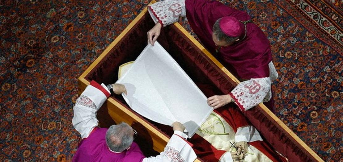 نعش البابا بنديكتوس