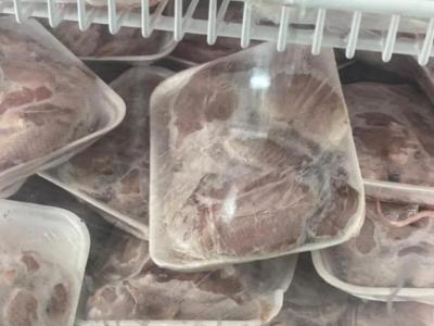 لحوم دجاج فاسدة